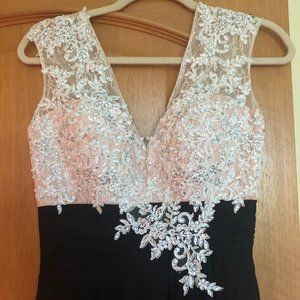 Beautiful Beige & Black Size 0 Formal Party Dress